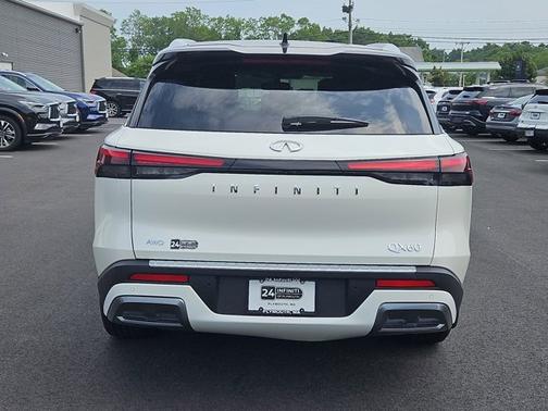 2022 INFINITI QX60 LUXE