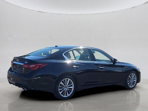 2022 INFINITI Q50 LUXE