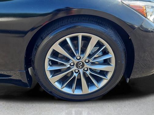2022 INFINITI Q50 LUXE