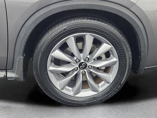 2022 INFINITI QX50 LUXE AWD