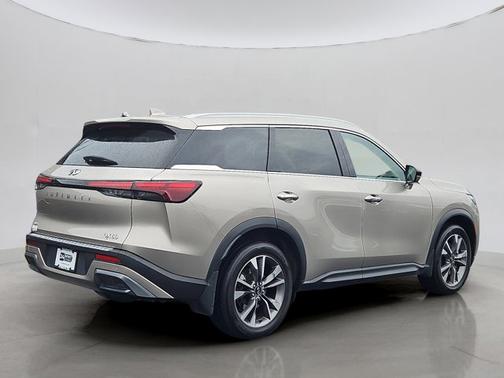 2022 INFINITI QX60 LUXE