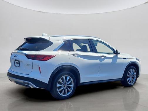 2022 INFINITI QX50 LUXE