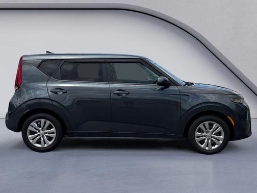 Gravity Gray 2022 Kia Soul LX