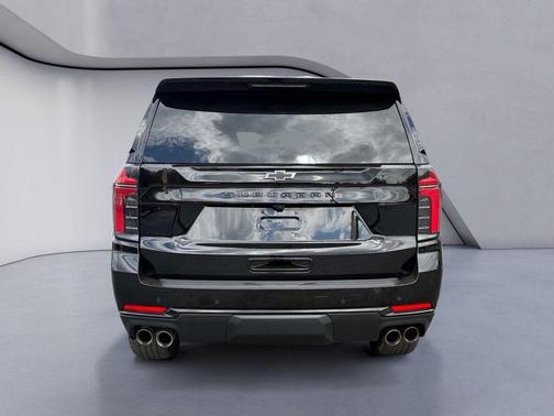 2025 Chevrolet Suburban 4WD Z71