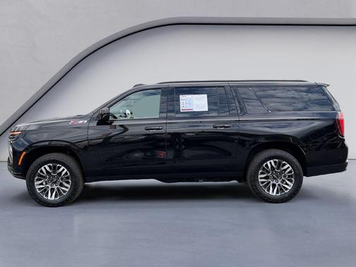 2025 Chevrolet Suburban 4WD Z71