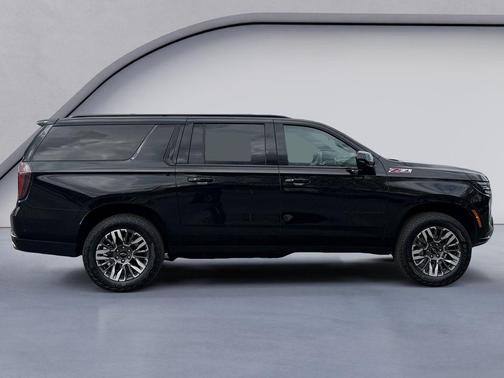 2025 Chevrolet Suburban 4WD Z71