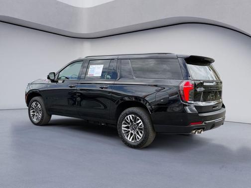 2025 Chevrolet Suburban 4WD Z71