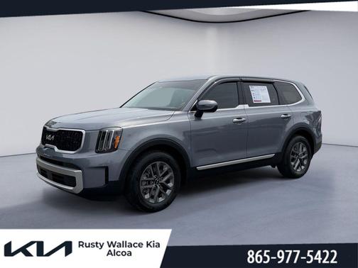 Everlasting Silver 2023 Kia Telluride LX