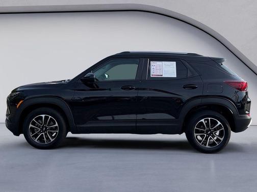 Mosaic Black Metallic 2025 Chevrolet Trailblazer LT