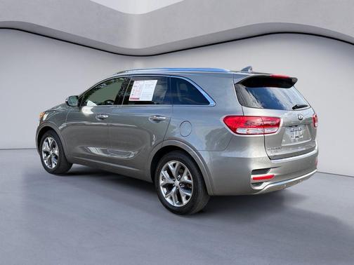 Titanium Silver 2017 Kia Sorento SX