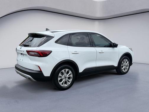 Oxford White 2025 Ford Escape Active