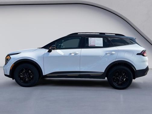 Glacier White Pearl/Ebony Black Roof 2024 Kia Sportage S