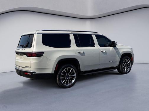 Luxury White Pearlcoat 2022 Jeep Wagoneer Series II 4x4