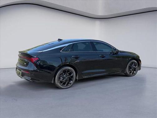 Aurora Black Pearl 2026 Kia K5 GT-Line AWD