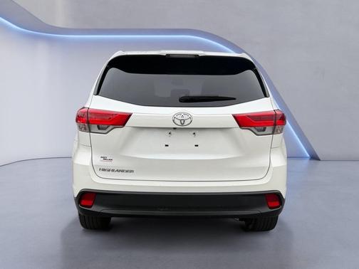 2019 Toyota Highlander LE I4