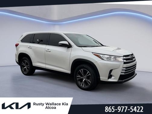 2019 Toyota Highlander LE I4
