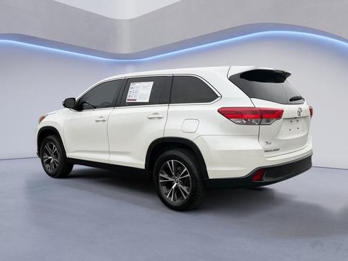 2019 Toyota Highlander LE I4