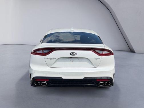 Snow White Pearl 2019 Kia Stinger GT2