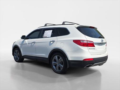 2016 Hyundai SANTA FE SE