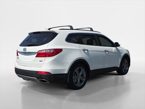 2016 Hyundai SANTA FE SE
