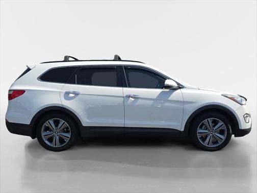 2016 Hyundai SANTA FE SE