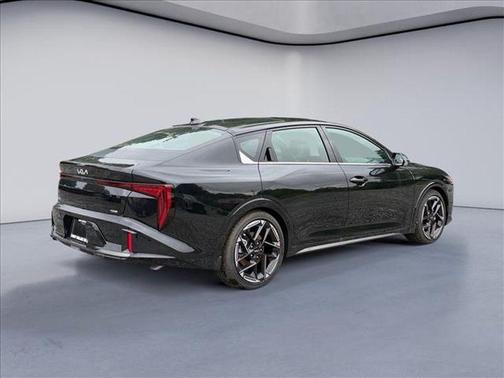 Aurora Black Pearl 2026 Kia K4 GT-Line