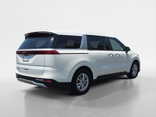 2022 Kia Carnival LX