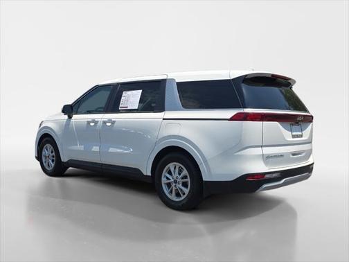 2022 Kia Carnival LX