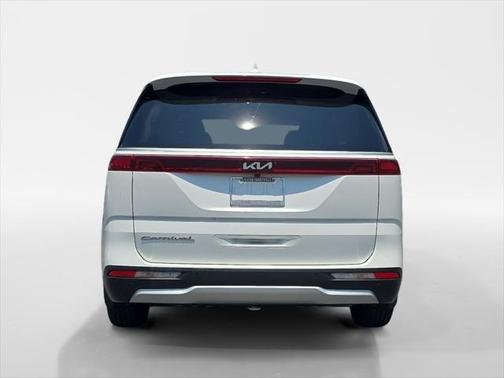 2022 Kia Carnival LX