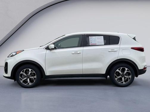 Snow White Pearl 2021 Kia Sportage LX