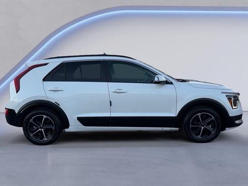 2023 Kia Niro EX