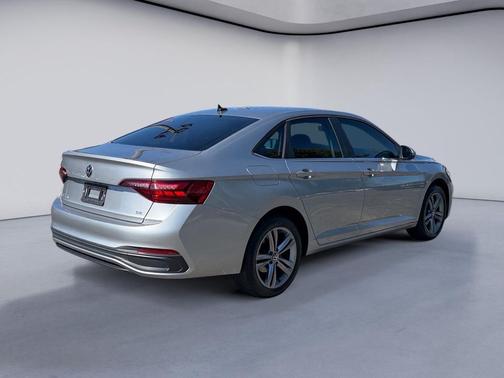 Pyrite Silver Metallic 2023 Volkswagen Jetta 1.5T SE