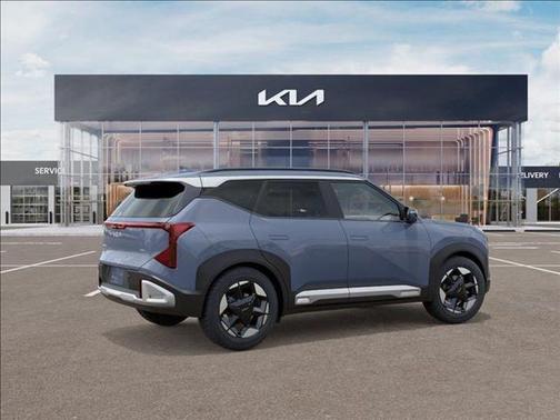 Pale Gray 2027 Kia Seltos EX