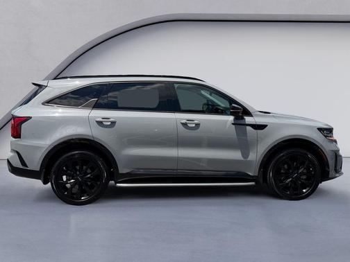 Wolf Gray 2022 Kia Sorento SX