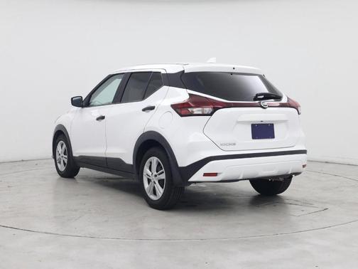 Gun Metallic 2020 Nissan Kicks SV