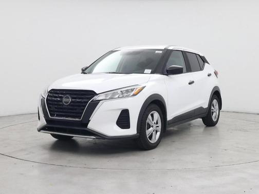 Gun Metallic 2020 Nissan Kicks SV