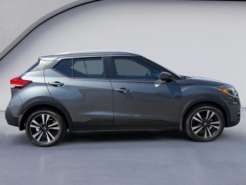 Gun Metallic 2020 Nissan Kicks SV