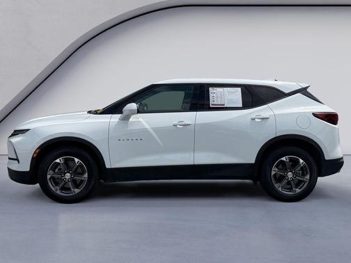 Summit White 2025 Chevrolet Blazer 2LT