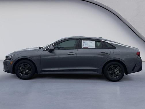 2022 Kia K5 LX