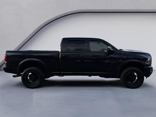 2018 RAM 3500 Laramie Crew Cab 4x4 6'4' Box