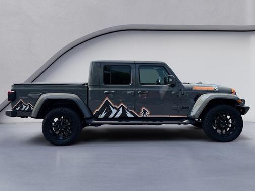 Sting-Gray Clearcoat 2022 Jeep Gladiator High Altitude 4x4