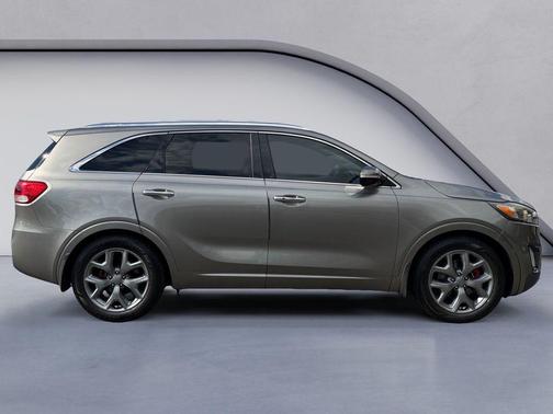 Titanium Silver 2016 Kia Sorento SX