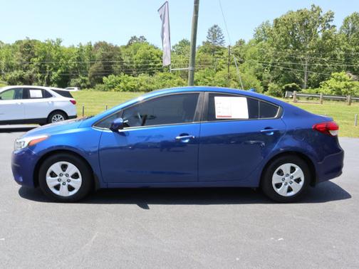 Photo 2 of 25 of 2018 Kia Forte LX