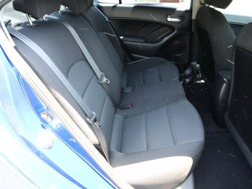 Photo 5 of 25 of 2018 Kia Forte LX