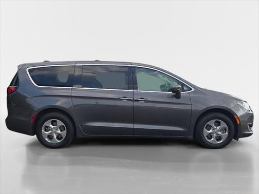 2020 Chrysler Pacifica Hybrid Touring L