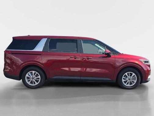 2022 Kia Carnival LXS