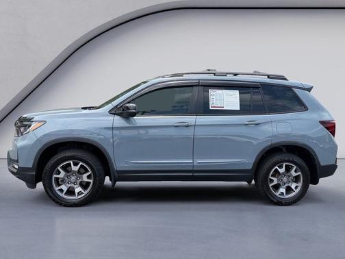 Platinum White Pearl 2022 Honda Passport AWD TrailSport