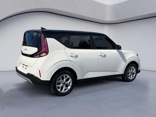 Clear White/Black Roof 2025 Kia Soul S