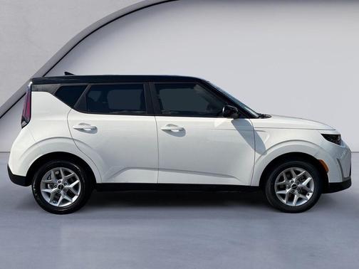 Clear White/Black Roof 2025 Kia Soul S