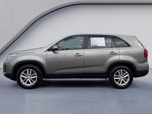 Titanium Silver 2015 Kia Sorento LX